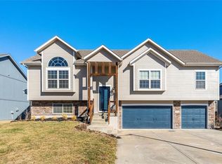 4310 NE 77th St, Kansas City, MO 64119