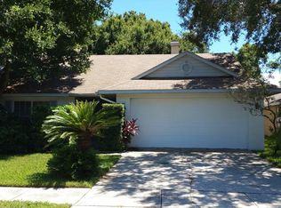 2057 Shadow Pine Dr, Brandon, FL 33511