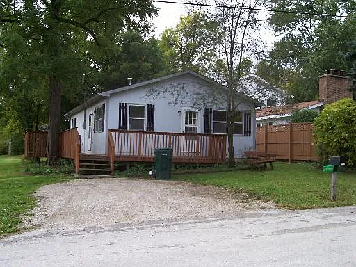 24471 W Poplar St photo 1
