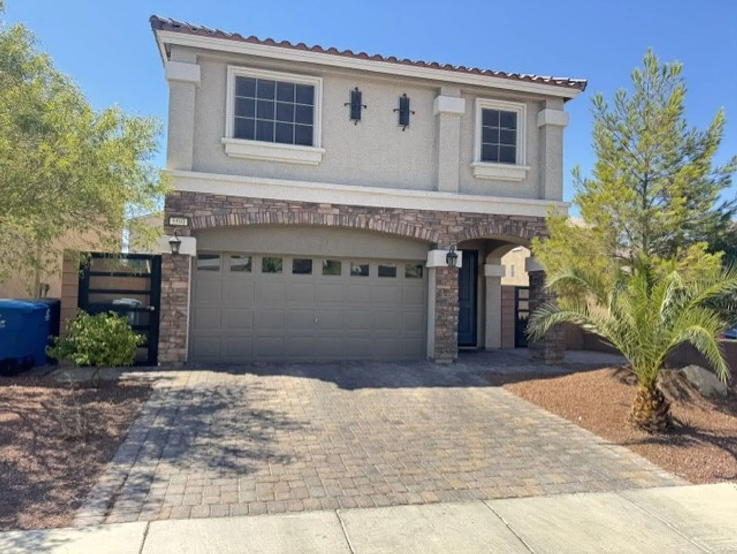 Spacious 4-Bedroom Home with Loft & Private Backyard — Photo 1