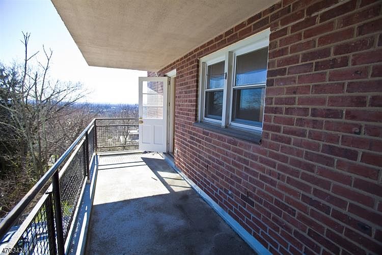 1st image of 415 Claremont Ave #C004b-42