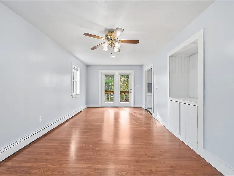 8 Ash St — Photo 31