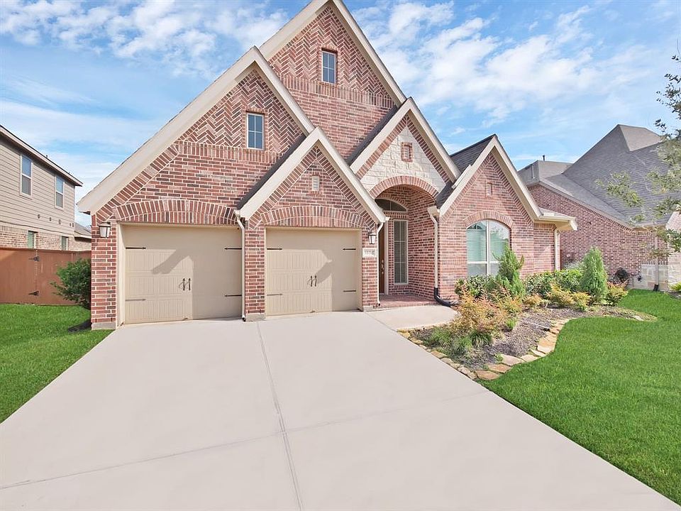 1st image of 18118 Glenlyon Dr
