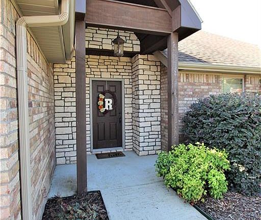 2nd image of 3045 W Miramar Dr