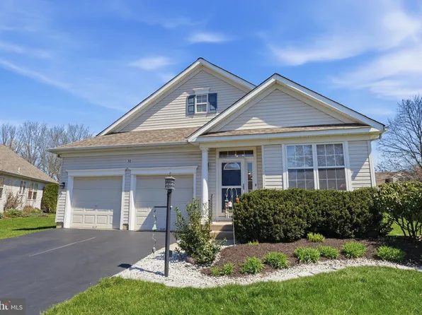 32 Tupelo Ln, Langhorne, PA 19047