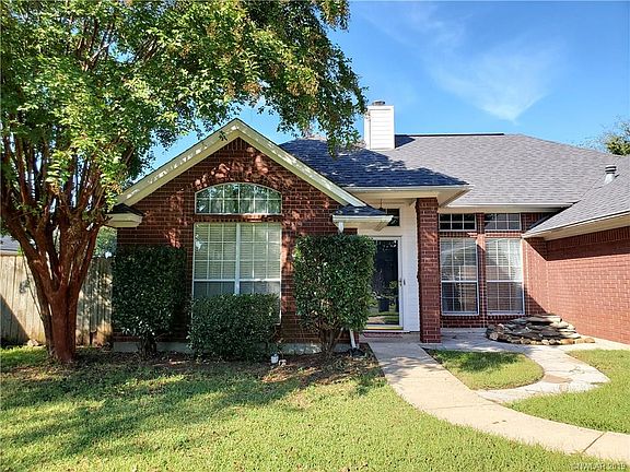 2nd image of 2103 Mockingbird Ln