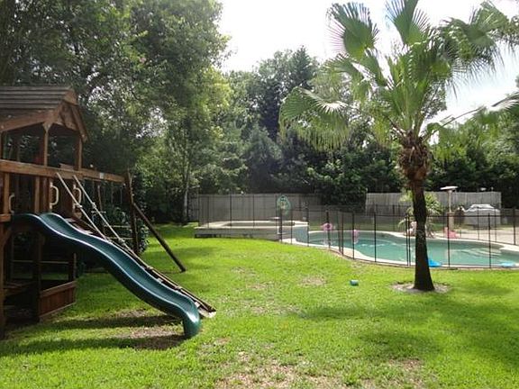 2nd image of 7351 Woodglen Ct