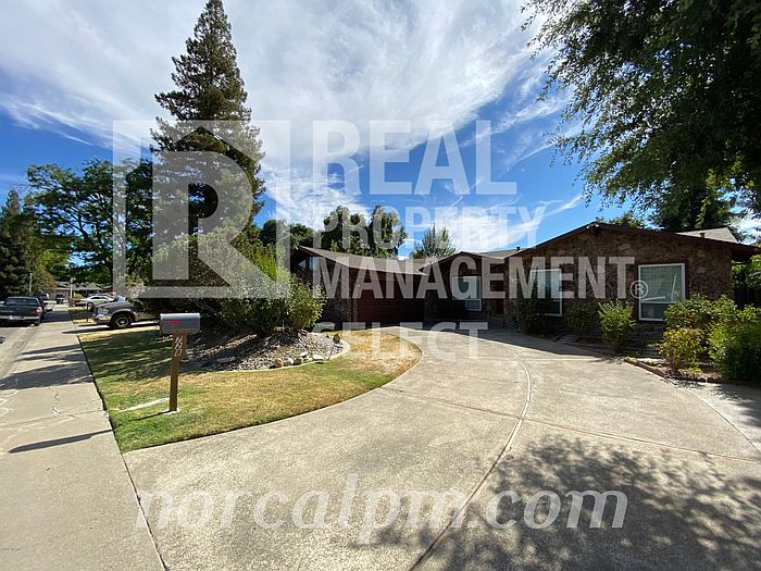 1st image of 728 Riverlake Way