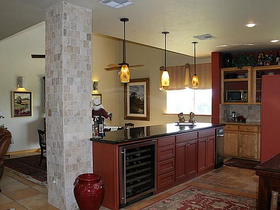Very nicely decorated Barndominum, that is plenty nice for full time living, or a perfect guest house, after you build your dream home.