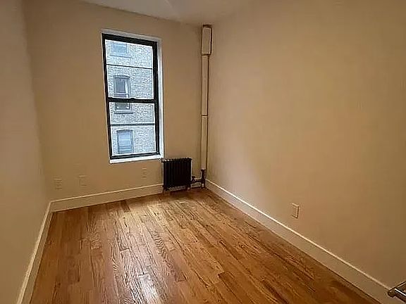 5th image of 300 10th St APT 14