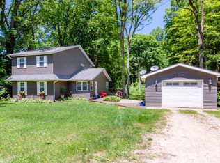 2505 E Glendora Rd, Buchanan, MI 49107