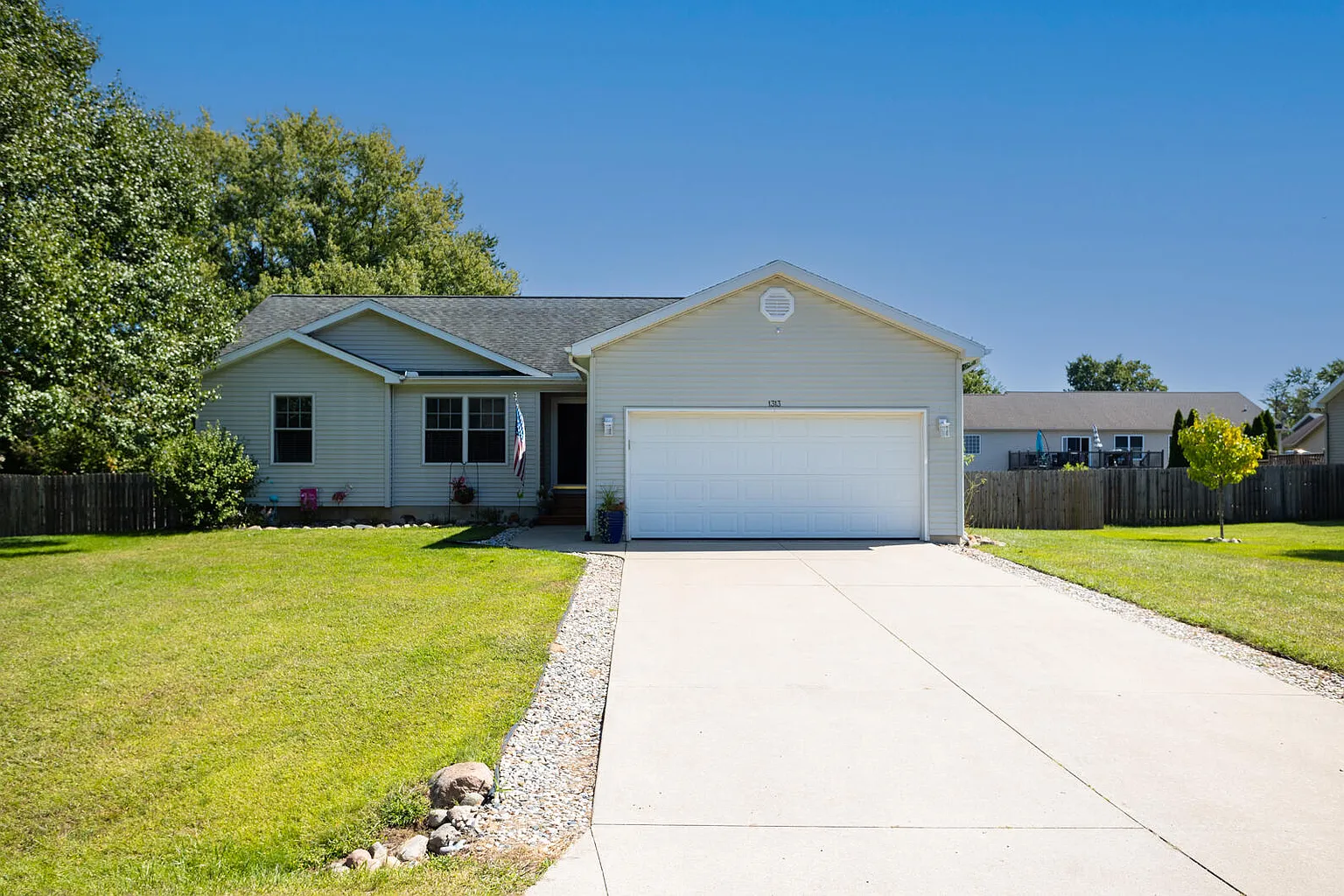 1313 Catsyl Rd photo 1