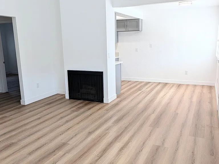 202 Toronto Ave #2 — Photo 4