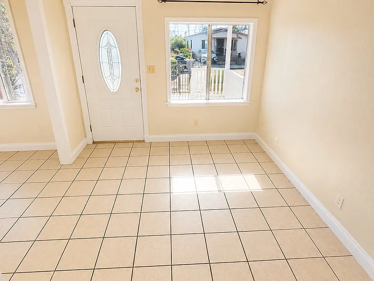 9622 Evers Ave — Photo 2