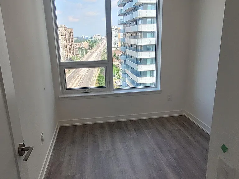5105 Hurontario St #1508 — Photo 13
