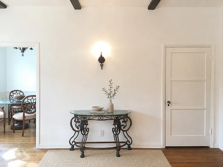 420 S Detroit St #8 — Photo 8