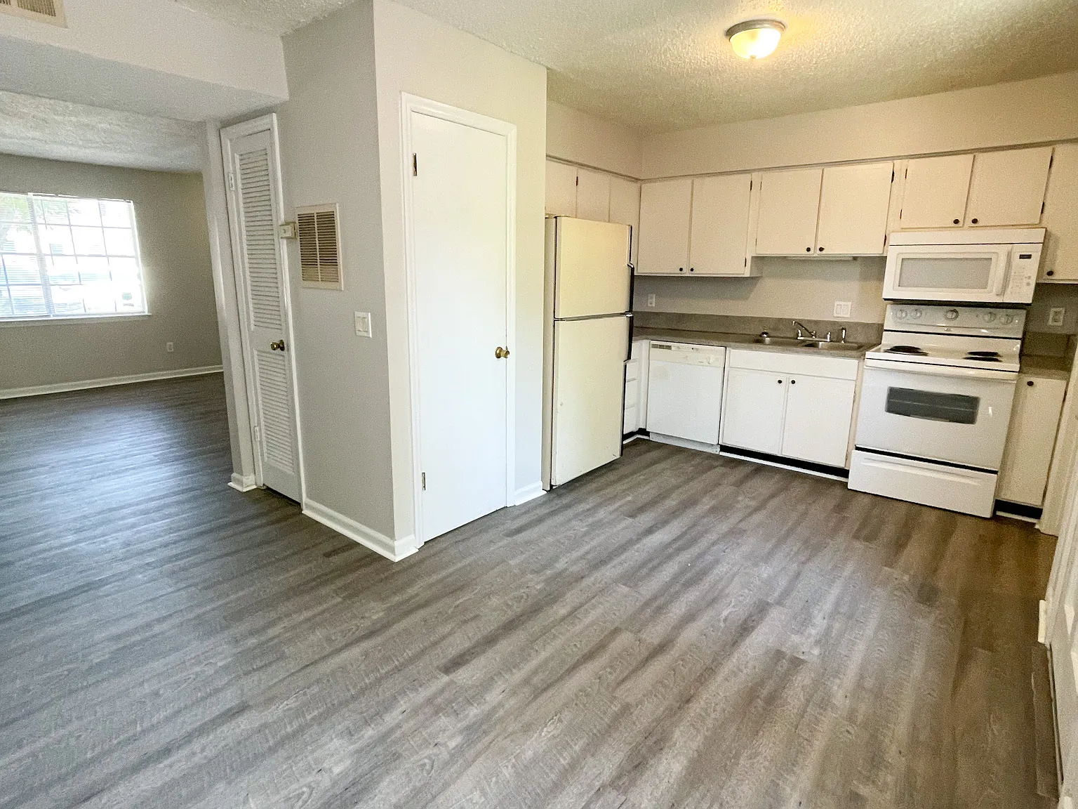 4605 Grove Park Ln - 1 — Photo 4