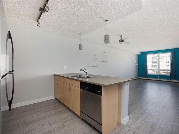 4th image of 136 A N Sandpiper Rd #301