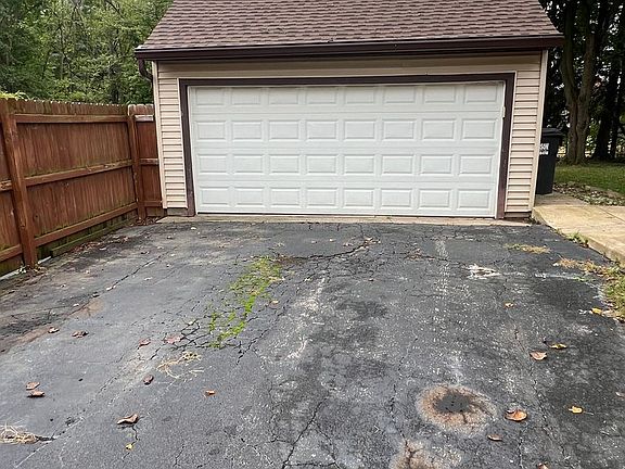 2nd image of 4263 Woodmere Dr