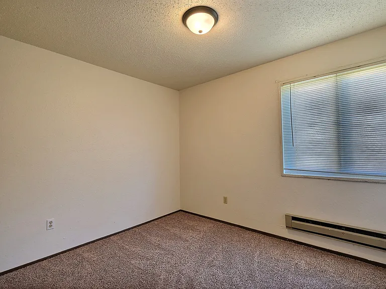 Fargo, ND Kingswood Apartments | Bedroom