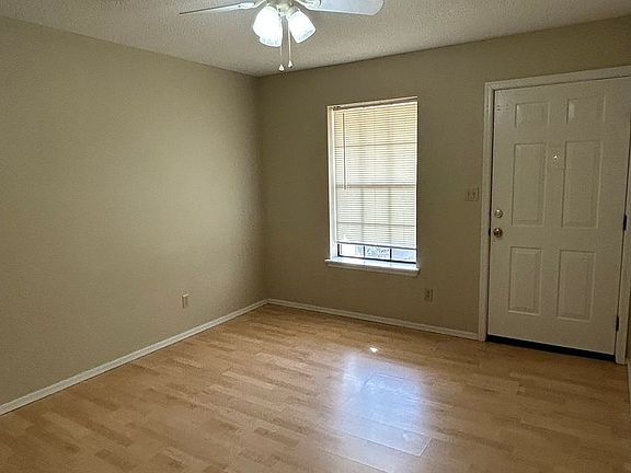 3rd image of 2213 S Hartford Cv