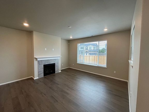 5th image of 1313 32nd St NW