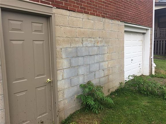 3rd image of 178 E Gilmore Ave