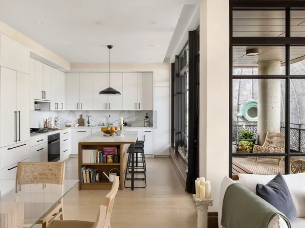 25 Park Row image 4 of 22