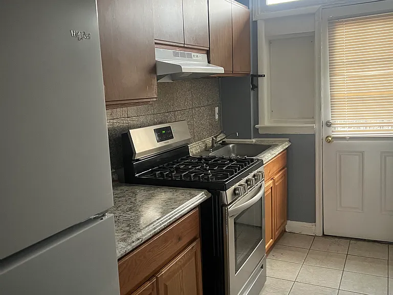 59 Galveston Pl SW #1A — Photo 2