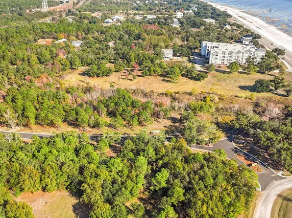 128 Live Oak Way, Pass Christian, MS 39571