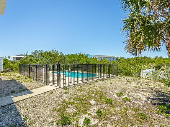4th image of 909 W Gorrie Dr