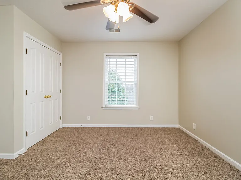 2910 Iona Dr — Photo 13