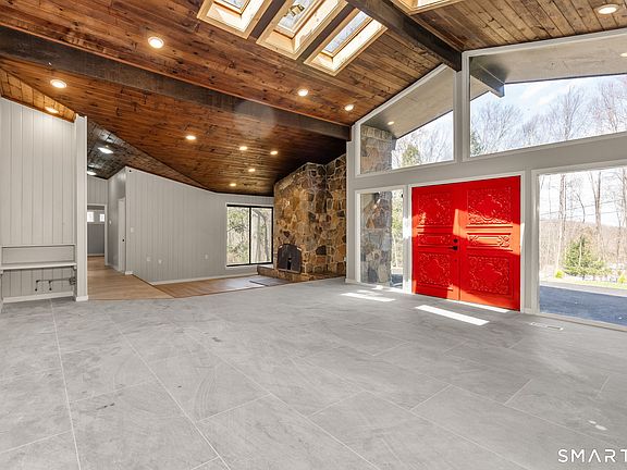 5th image of 58 Bush Hill Road