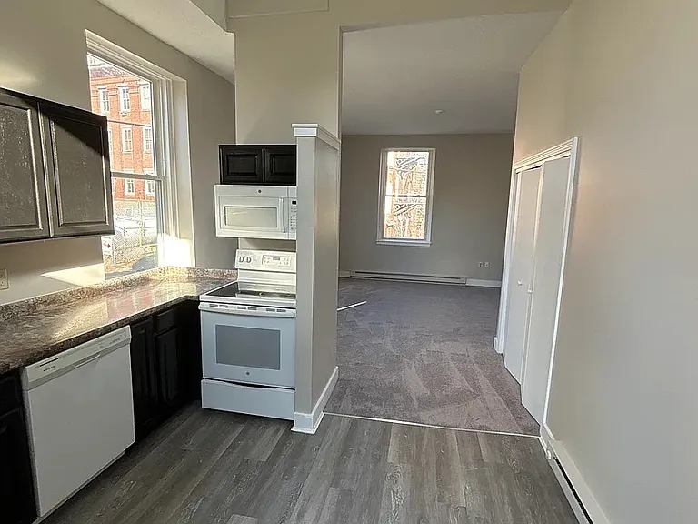 71-103 Front Street — Photo 6