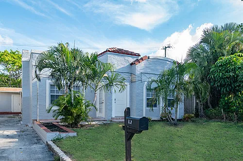 503 Avenida Hermosa #2 — Photo 2
