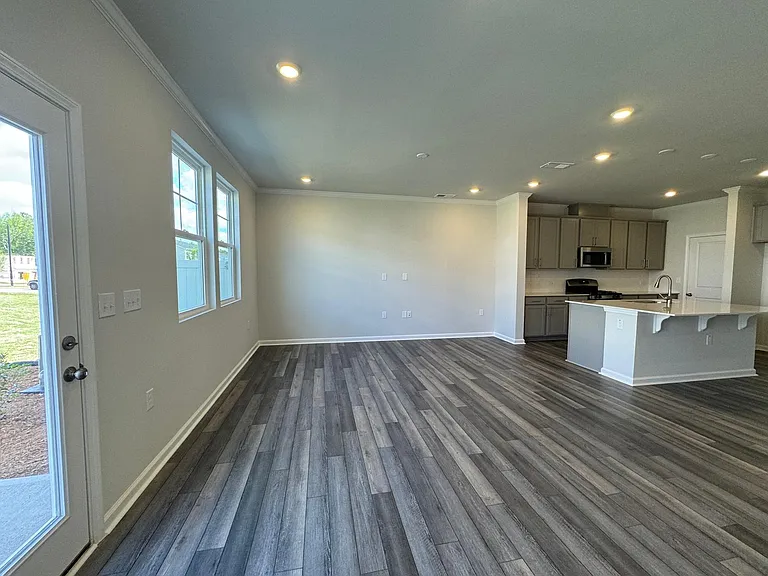 5719 Woodlawn Dr — Photo 5