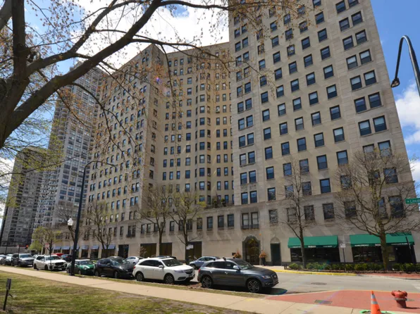 2000 N Lincoln Park West Pkwy #1506, Chicago, IL 60614