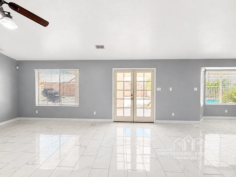 3557 W 27th Pl — Photo 3