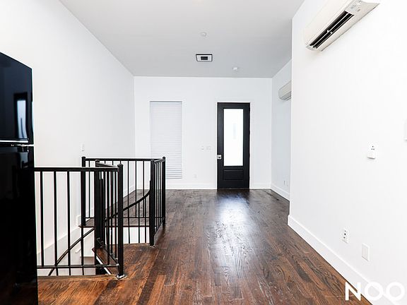4th image of 794 Rogers Ave #1H