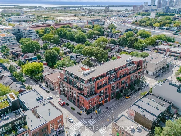 246 Logan Ave E #225, Toronto, ON M4M 2P4