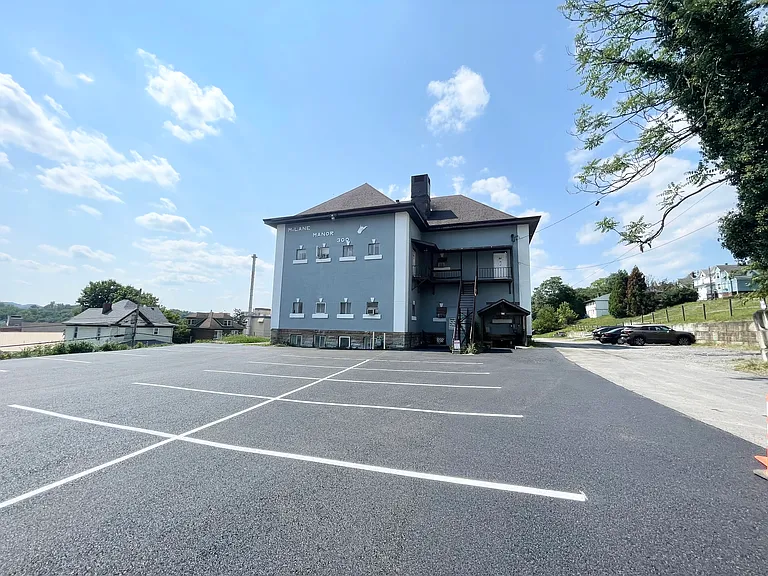 McLane Manor — Photo 20