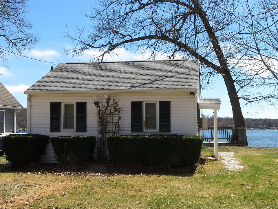 1st image of 24565 Blue Heron Dr