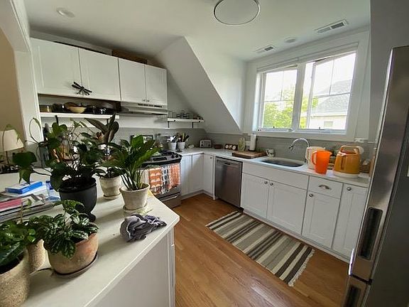4th image of 4623 N Kenton Ave Unit 2