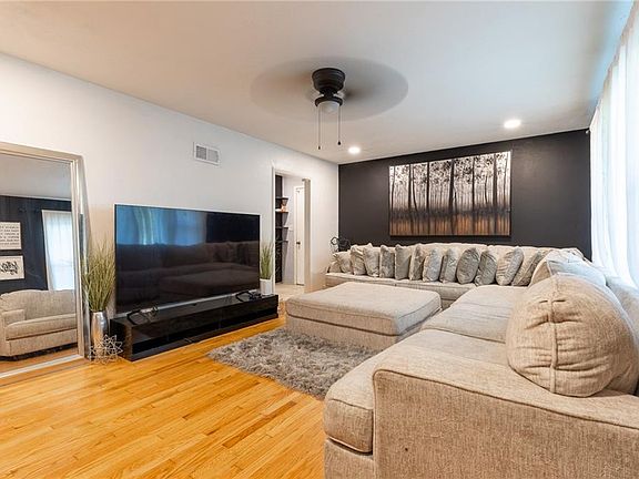 4th image of 5812 Sterling Ave