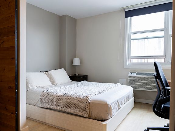 3rd image of 77 7th Ave APT 15U