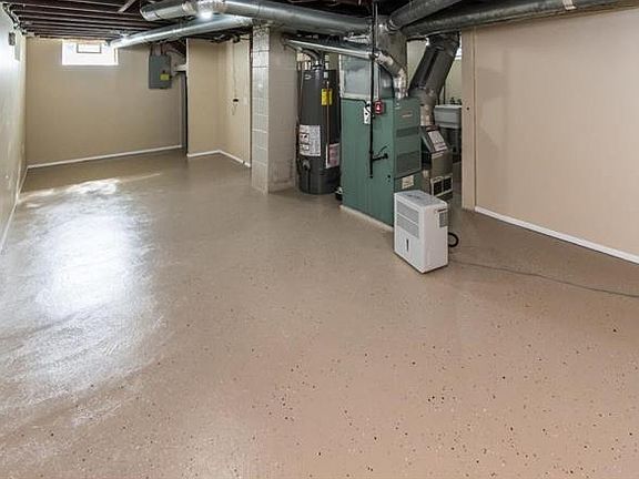 5th image of 929 9th Ave S