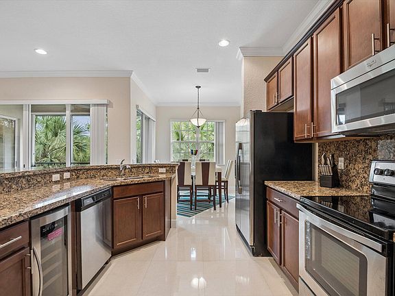 5th image of 12767 NW 83rd Court #24-e