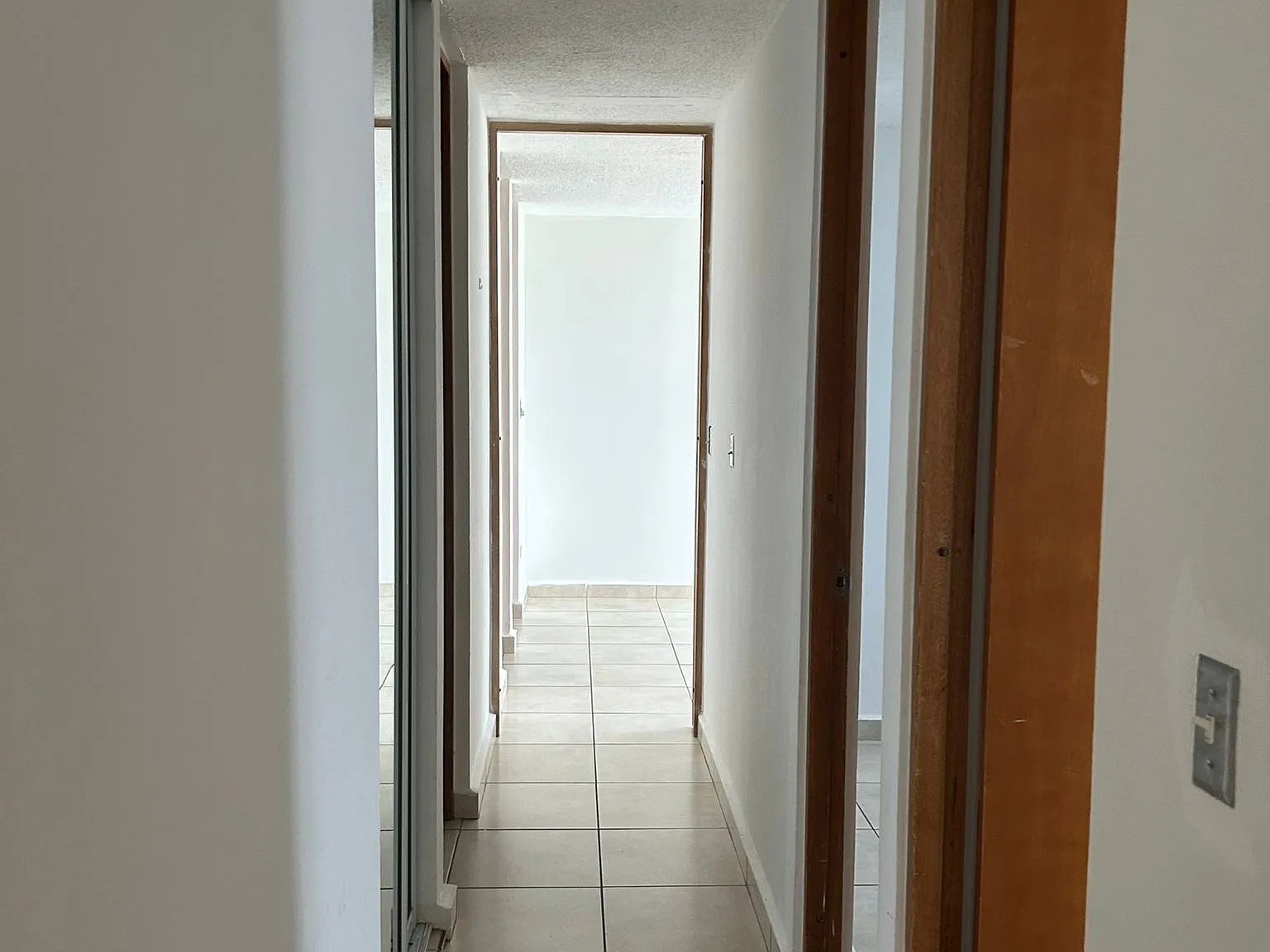 4 bed, $1,900 — Photo 2