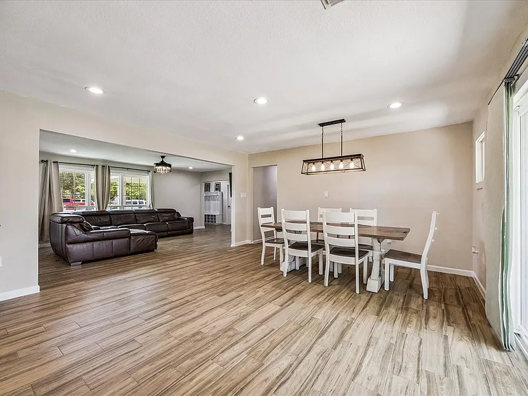405 N Fulton St — Photo 16
