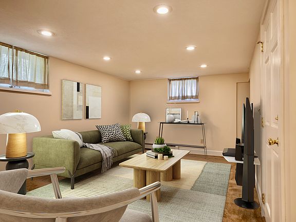 2nd image of 869 Ogden St #3